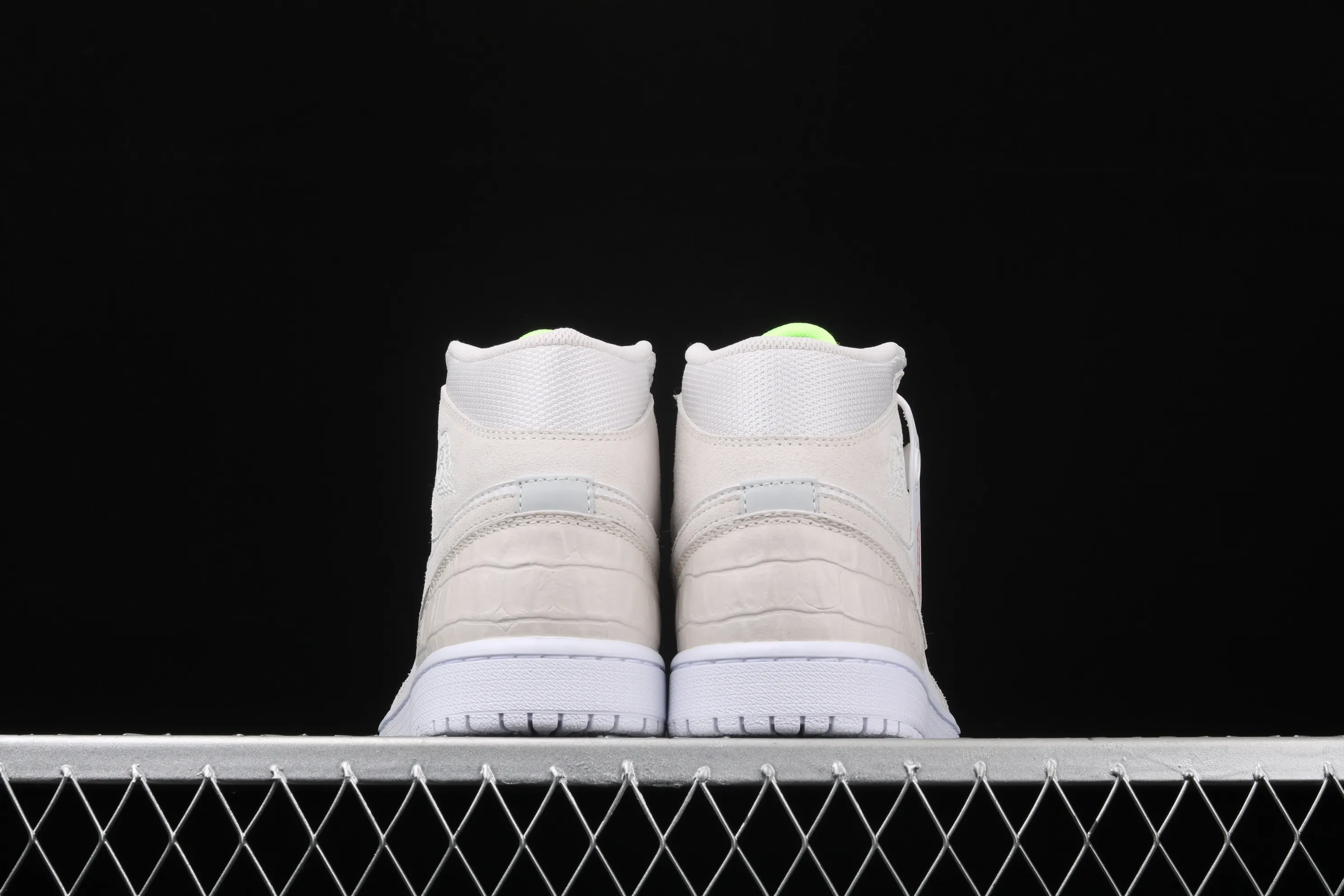 All Categories Air Jordan Jordan Series Basketball Shoes Air Jordan 1 Mid Differentiated Versions Air Jordan 1 Mid AJ1 Joe 1 Sea Salt Fluorescent Green CV3018-001